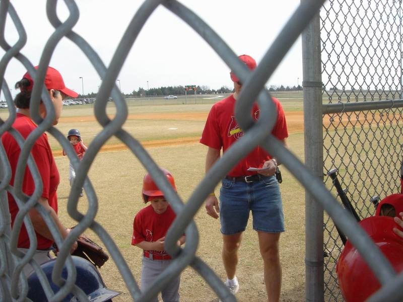 2006/03(Mar)/03(Tee-Ball-Chance-Dax)/800x600_2006-03-04 01-Tee-Ball.JPG